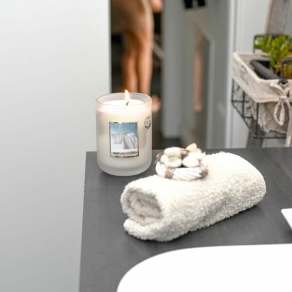 PROFUMO DI LINO • CANDELA IN GIARA 340g | HEART & HOME - immagine 2