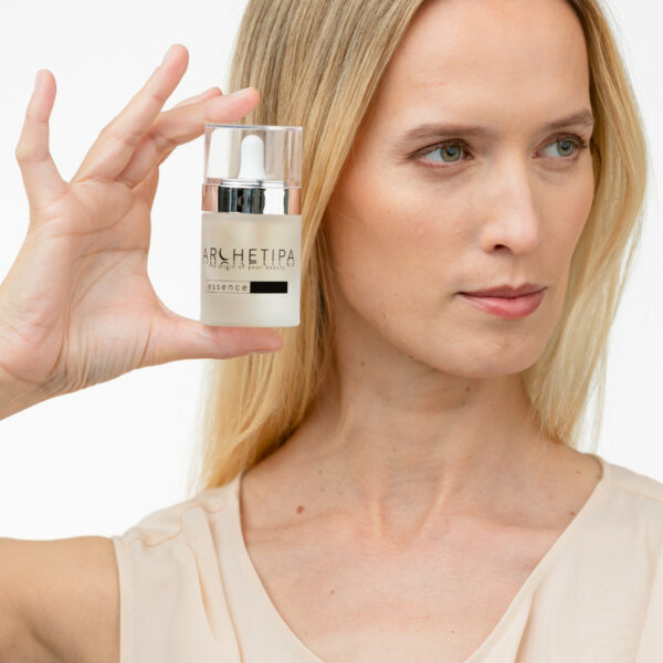 ESSENCE • LOZIONE ANTIAGE ELASTICIZZANTE VISO | ARCHETIPA - immagine 2