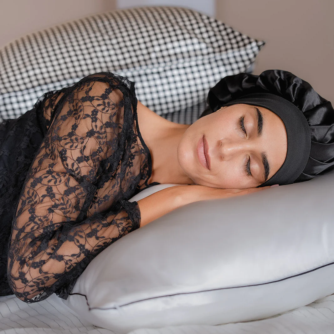 CUFFIA DA NOTTE IN PURA SETA / NERO | EMILY'S PILLOW - immagine 2