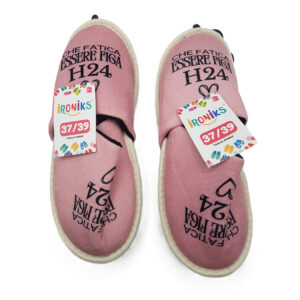 PANTOFOLE CHE FATICA ESSERE FIGA H24 / TAGLIA 37-39 | IRONIKS